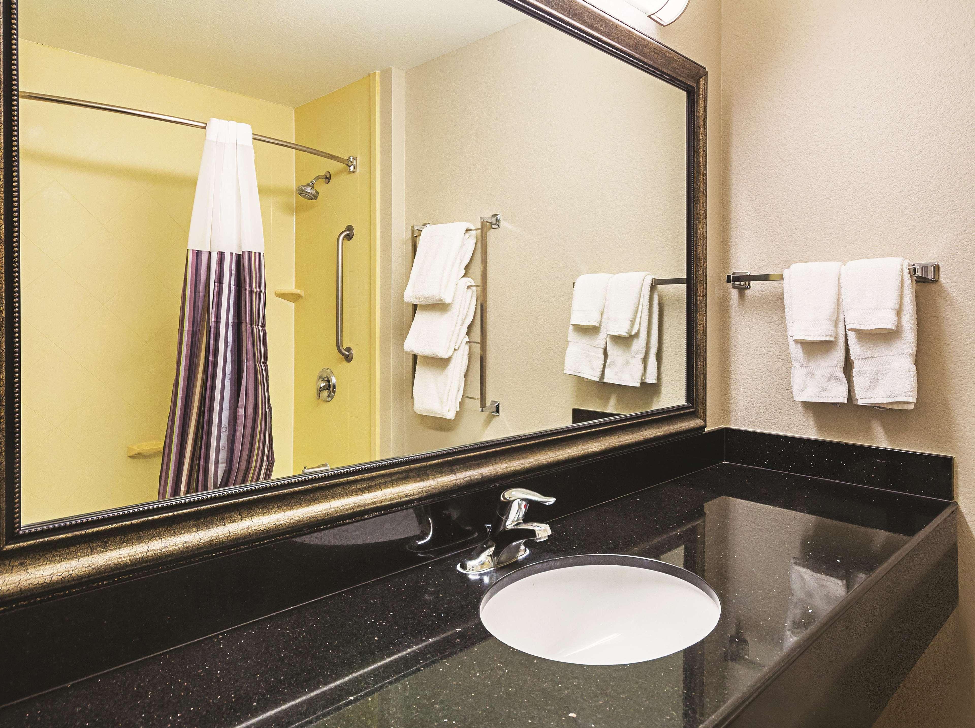 La Quinta By Wyndham Fresno Northwest Hotel Bagian luar foto